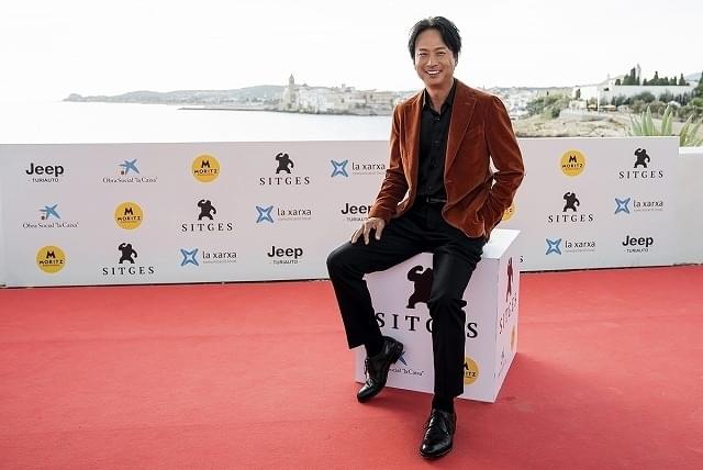 椎名桔平がカタルーニャ語で舞台挨拶！ 園子温監督作「愛なき森で叫べ」にスペインが熱狂