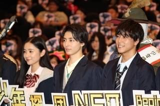 高杉真宙＆佐野岳「仮面ライダー」以来の“制服共演”に大照れ！ 人狼ゲームでの役づくり裏話も