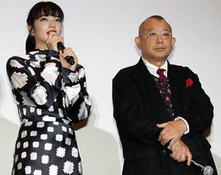 鶴瓶「閉鎖病棟」をシブコ絶賛にご機嫌、女優陣からのサプライズには「介護やん」