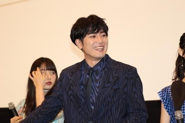 桜井日奈子、“ポーカーフェイス”間宮祥太朗のいたずらに戦々恐々！