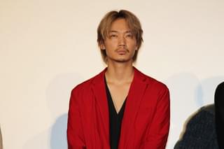 「楽園」で居場所を求める青年を演じた綾野剛が熱弁 「人は人に見つめられて初めて存在する」