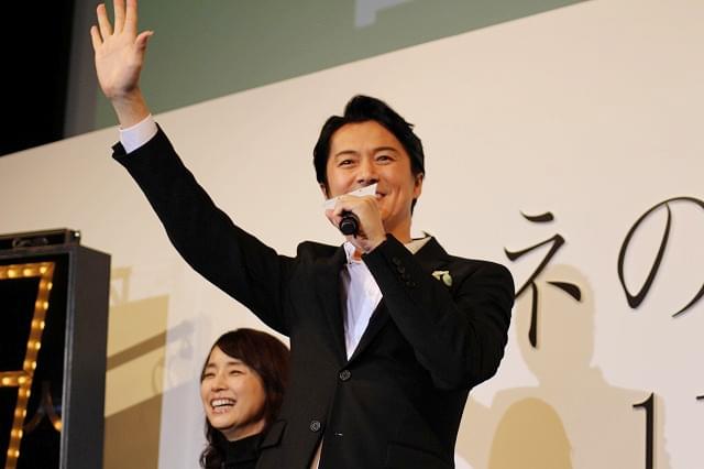 ゲームに成功し、大喜びの福山雅治