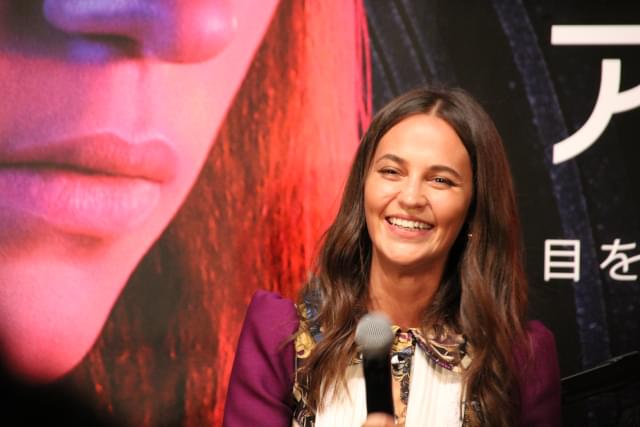 アリシア・ビカンダー「こんな映画は初めて」 Netflix「アースクエイクバード」に自信