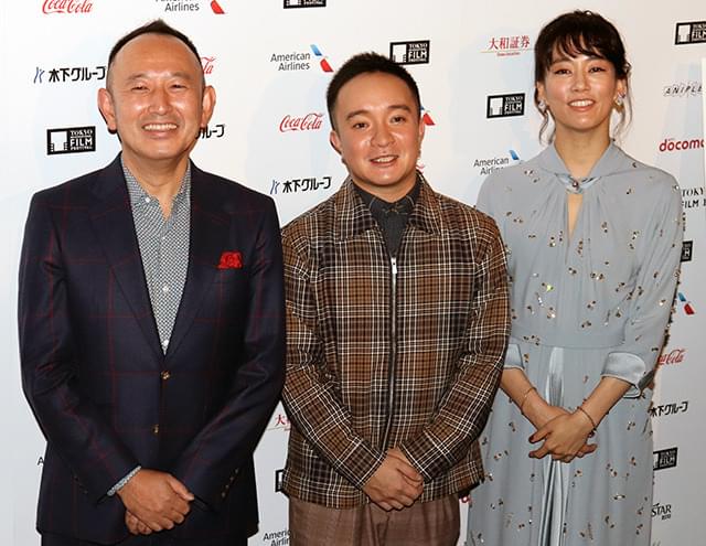 会見した(左から)足立紳監督、 濱田岳、水川あさみ