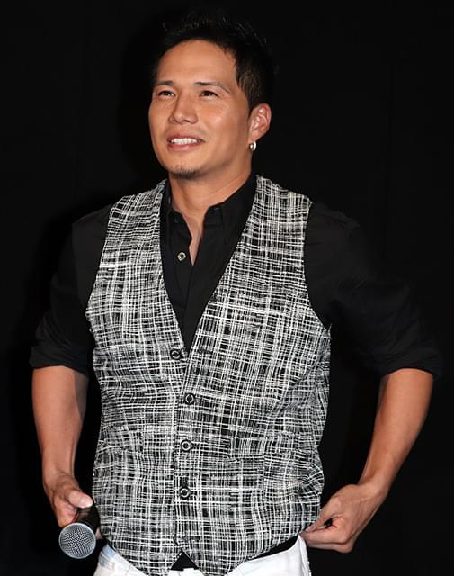 舞台挨拶に立った市原隼人