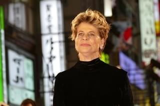 アーノルド・シュワルツェネッガー、歌舞伎町で太鼓をたたく！デデンデンデデン！