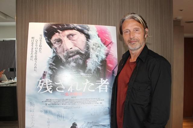 北極に不時着、マイナス30度、吹雪、飢え、絶望……マッツ・ミケルセンが体感した極限世界