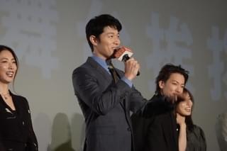 佐藤健「家族は未知の存在であり憧れ」 鈴木亮平＆松岡茉優が家族への思い吐露