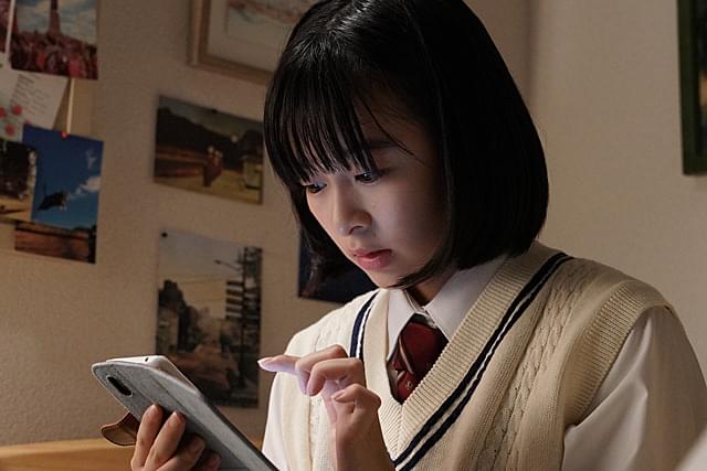 白石晃士監督作「地獄少女」の一場面