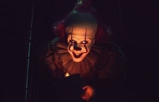 スティーブン・キングはここに登場していた！「IT」完結編のカメオ出演シーン公開