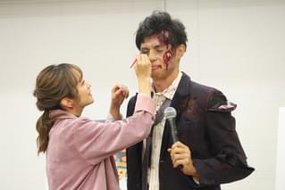 安達祐実、小島よしおのリアルゾンビメイクに「ちょっと怖いけど可愛い」
