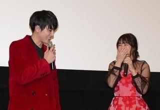 間宮祥太朗、左足骨折で松葉杖登壇「殺さない彼と死なない彼女と“折れてる僕”」と自虐