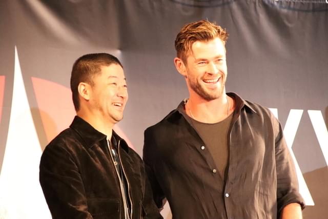 【東京コミコン2019】クリス・ヘムズワースがムジョルニアで鏡割り！“ウォリアーズ・スリー”が勢揃い