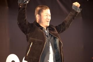 【東京コミコン2019】クリス・ヘムズワースがムジョルニアで鏡割り！“ウォリアーズ・スリー”が勢揃い