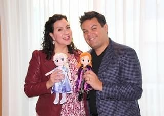 「アナ雪2」メイン楽曲「イントゥ・ジ・アンノウン」を歌うコツは？ 作曲家夫妻が明かす