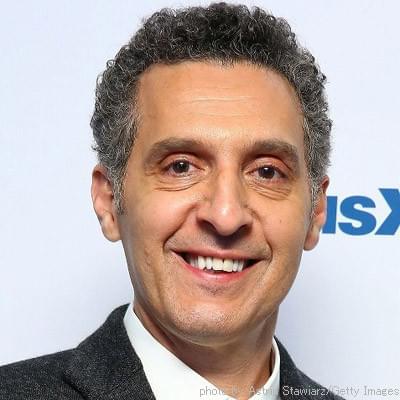 新「バットマン」ウェインの友人カーマイン・ファルコーネはジョン・タトゥーロ