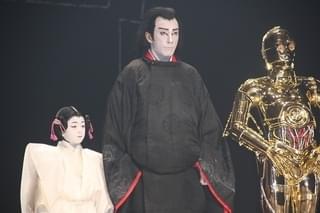 「スター・ウォーズ」の世界観に響く「成田屋！」の掛け声 市川海老蔵＆堀越勸玄くんが親子共演