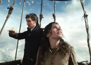 フェリシティ・ジョーンズ&エディ・レッドメインが再タッグ!「イントゥ・ザ・スカイ」20年1月公開