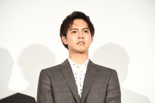 片寄涼太、鼻かじキスは橋本環奈に内緒だった！