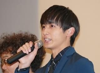 佐久間由衣「吐きそうです」 初主演作「隠れビッチ」舞台挨拶に緊張