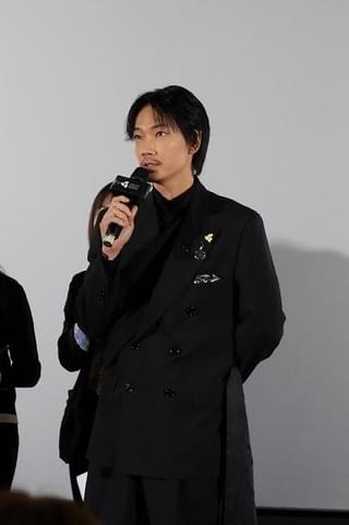 松田龍平、海外の映画祭で初受賞！ 綾野剛＆大友啓史監督と「影裏」ワールドプレミアに参加