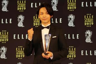 中村倫也、大活躍だった2019年を振り返る 恋愛ドラマの三角関係に絡む役に喜び