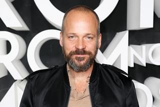 ロバート・パティンソン主演「ザ・バットマン」にピーター・サースガード参戦