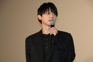 吉沢亮、ポン・ジュノ監督からイケメンぶりいじられ笑顔