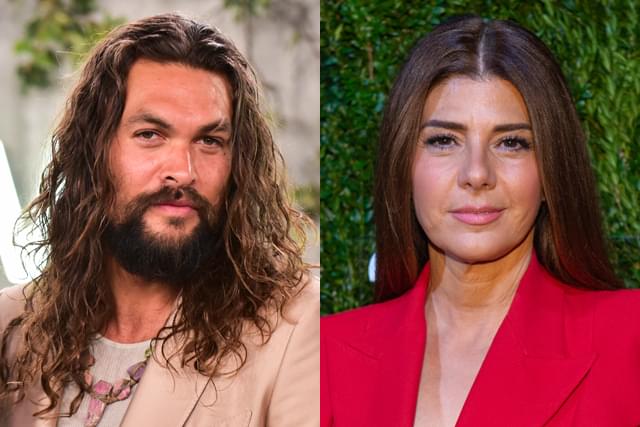 ジェイソン・モモア(左)とマリサ・トメイ