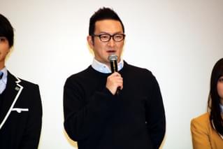 橋本環奈の座長ぶりを小関裕太が絶賛「初日から生徒全員の名前を覚えていた」