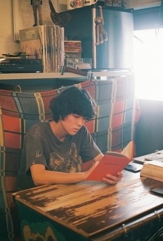 今泉力哉監督×若葉竜也「街の上で」5月1日から劇場公開！ 木村和平撮影によるスチール披露