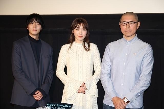 飯豊まりえ、撮影中のNGは「シライサン」のせい!? サプライズのバースデー祝いにもビクビク