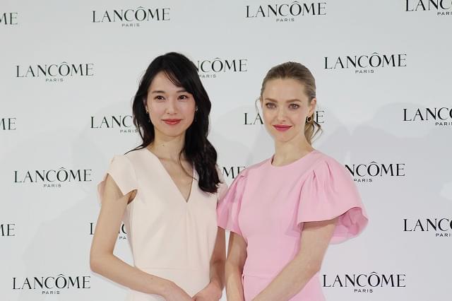 アマンダ・セイフライド＆戸田恵梨香が美の競演！「ランコム」新製品発表会