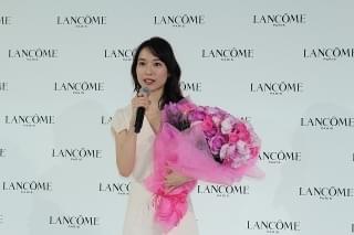 アマンダ・セイフライド＆戸田恵梨香が美の競演！「ランコム」新製品発表会