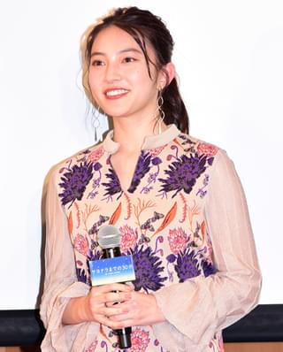 新田真剣佑、北村匠海ら青学にサプライズ登場で学生大興奮！