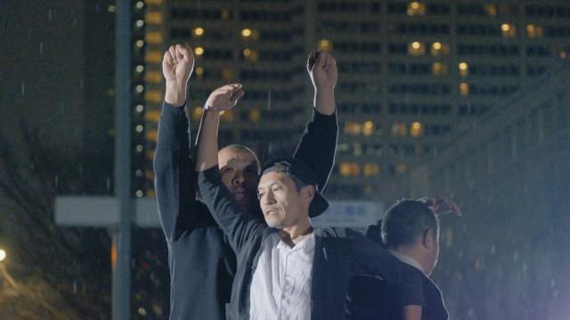 路上生活経験者によるダンス集団の生命力あふれる踊り「ダンシングホームレス」予告編