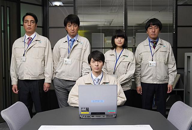 拳を上げる高杉真宙、石を操る岸井ゆきの！「前田建設ファンタジー営業部」冒頭映像公開