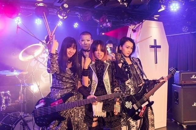 解散寸前のデスメタルバンド「魂ズ」のメンバー