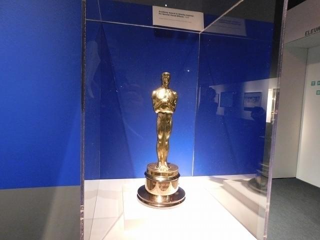 第41回アカデミー賞特殊視覚効果賞のオスカー像