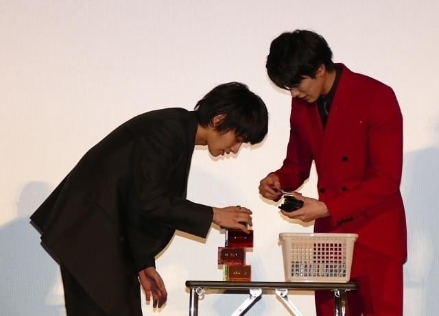 新田真剣佑＆北村匠海、W主演作公開に感無量 互いの労をねぎらう