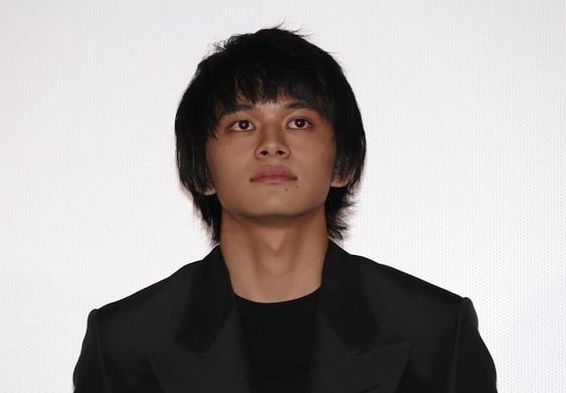 新田真剣佑＆北村匠海、W主演作公開に感無量 互いの労をねぎらう