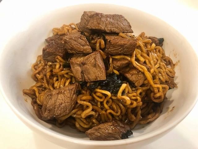 「パラサイト」のあの味を再現できる！ジャージャー・ラーメンの作り方公開