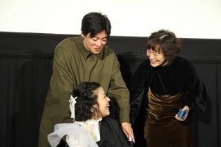 「37セカンズ」母娘を演じた佳山明＆神野三鈴が初日迎え涙