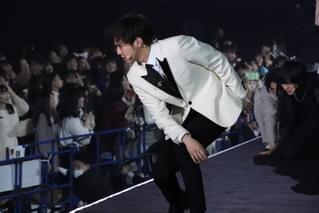 片寄涼太、自身初のソロ曲を生披露！白濱亜嵐らとの「貴族降臨」イベントに1万1000人が熱狂