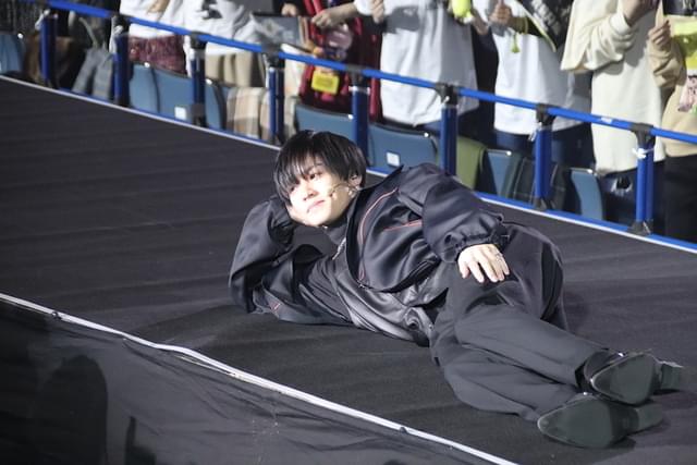 片寄涼太、自身初のソロ曲を生披露！白濱亜嵐らとの「貴族降臨」イベントに1万1000人が熱狂