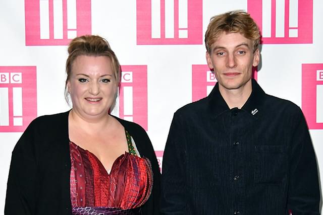 ポール・フェイグ監督と「SATC」脚本家、BBCコメディ「This Country」をリメイク