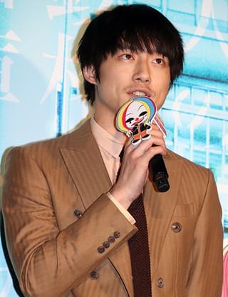 坂口健太郎、ウソ発見器で「仮面病棟」の犯人自ら明かし動揺抑えきれず!?