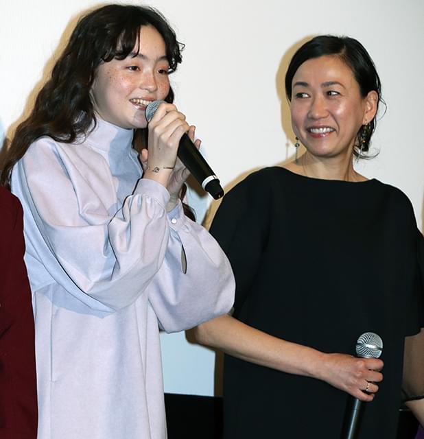 モトーラ世理奈、台湾の天天まんじゅうがお気に入りも“湿布味”飲料には渋面