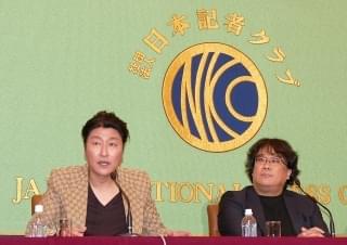 「パラサイト」ポン・ジュノ監督、歴史的快挙も真摯な姿勢 “聖地巡礼”には陳謝