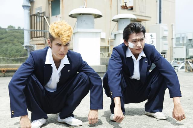 主演の寛一郎と金子大地